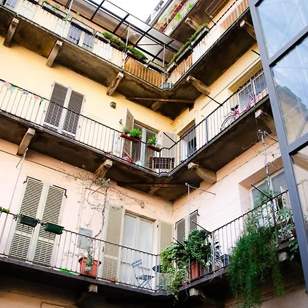 Amore, Tutto Tempo Perso Apartment